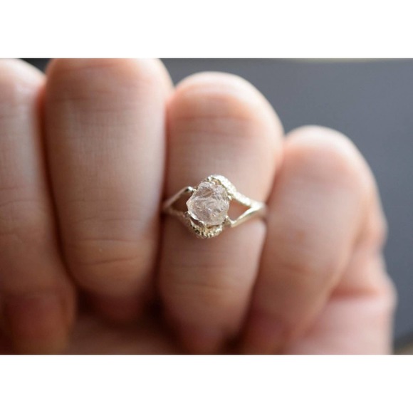 alternative raw diamond engagement ring raw crystal size 4 5 6 7 8 8 9 1… - Picture 2 of 4